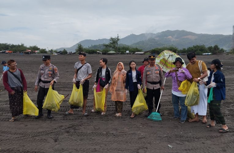 Reresik Segoro: Upaya Bersama untuk Kebersihan Pantai dan penghormatan pada Dewa Baruna