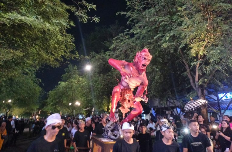 Pawai Ogoh-Ogoh Meriahkan Festival Jeron Beteng 2025