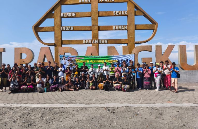 Makerti Ayuning Segoro di Pantai Parangkusumo, Aksi Bersihkan Pantai